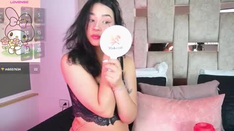 emmajohanson online show from November 24, 7:02 pm