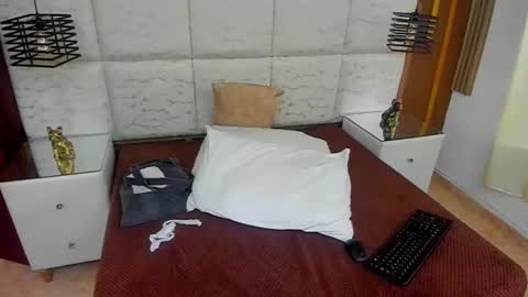 Snapshot of emmalodgge chatting on March 4, 8:04 pm emmaLogge online show from March 4, 8:04 pm