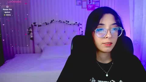 Snapshot of emmalove_doll chatting on February 24, 1:36 am Emmas Room online show from February 24, 1:36 am