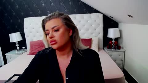 Emma Mavis online show from December 6, 6:59 am