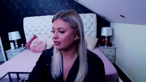 Emma Mavis online show from December 16, 6:43 am