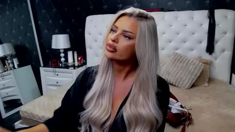 Emma Mavis online show from November 28, 7:11 am