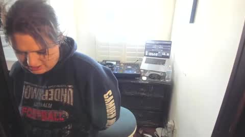 Snapshot of emmamiley89 chatting on December 12, 7:04 pm Emma Miley online show from December 12, 7:04 pm