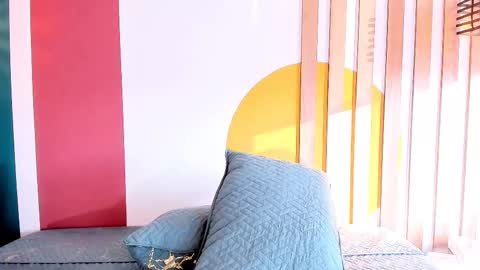 emmanaughty_ online show from September 19, 10:10 pm