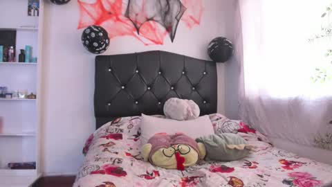 Emmantho online show from October 20, 7:03 pm