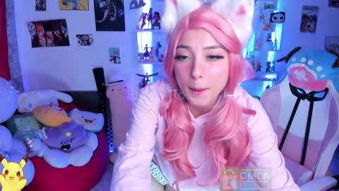 Snapshot of emmarosse11 chatting on February 7, 7:17 pm Emma online show from February 7, 7:17 pm