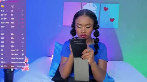 Emma online show from November 12, 5:35 pm