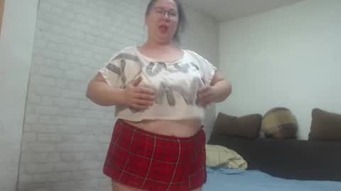 emmasquirt69 online show from February 16, 8:27 pm