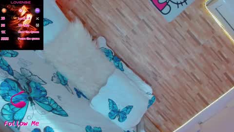 Emma online show from December 3, 1:32 pm