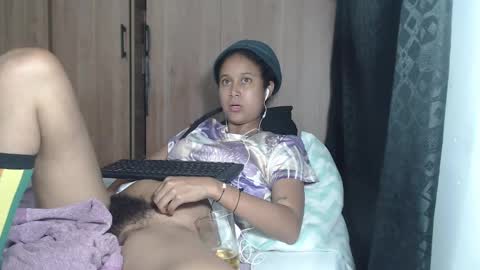 Snapshot of emmasweet95 chatting on December 23, 12:35 am emmasweet95 online show from December 23, 12:35 am