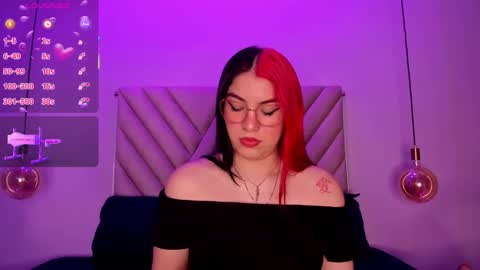 Snapshot of emmaswift1 chatting on September 9, 1:49 am Emma online show from September 9, 1:49 am