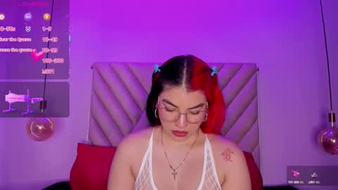 Snapshot of emmaswift1 chatting on October 9, 12:19 am Emma online show from October 9, 12:19 am