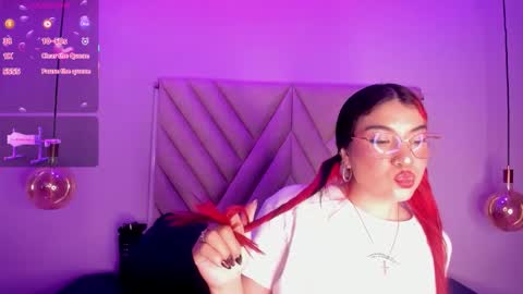 Snapshot of emmaswift1 chatting on November 24, 1:27 am Emma online show from November 24, 1:27 am