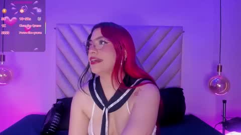 Snapshot of emmaswift1 chatting on December 3, 2:41 am Emma online show from December 3, 2:41 am