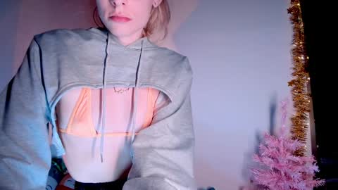 RH-NEGATIVE GREEN-EYED BAELIEN online show from January 16, 6:59 pm