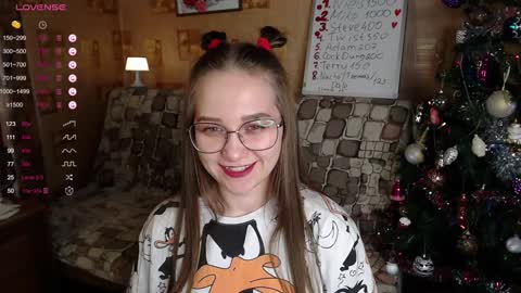 Mia online show from December 13, 1:44 pm