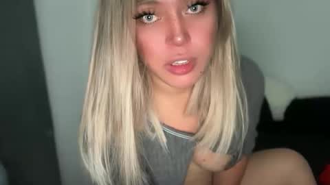 YourDreamGirl Emma  online show from April 4, 4:37 pm