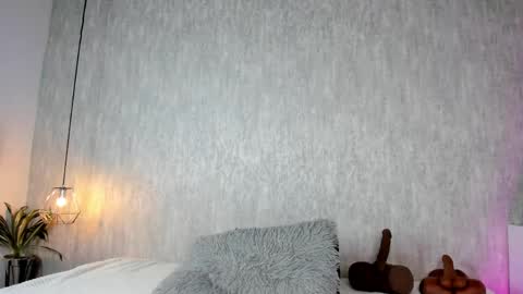 emmazc_ online show from April 16, 8:31 pm