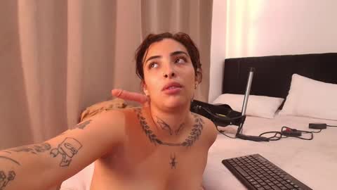 emmi_11 online show from February 14, 12:35 pm