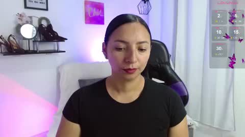 Snapshot of emmi_cam chatting on July 1, 1:02 pm Emmi Cam online show from July 1, 1:02 pm