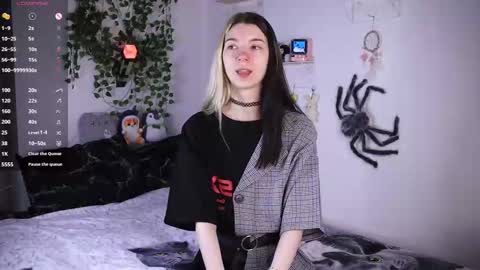 emmie_everly online show from November 23, 2:50 pm