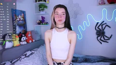 Snapshot of emmie_everly chatting on February 4, 12:33 pm emmie_everly online show from February 4, 12:33 pm