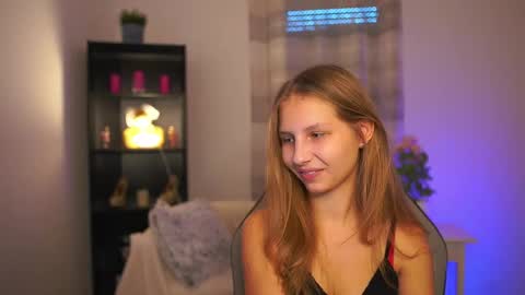 Emmie online show from January 8, 2:08 pm