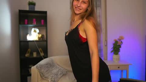 Emmie online show from March 27, 8:08 pm