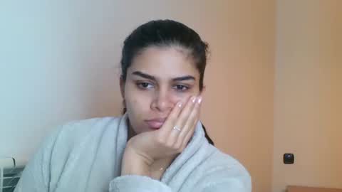 emmie online show from November 20, 9:09 am