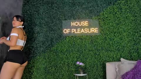 Emmiily online show from March 1, 1:32 am