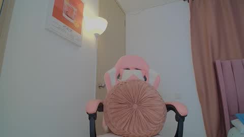 Snapshot of emmily_forever chatting on October 1, 6:58 pm emmily online show from October 1, 6:58 pm