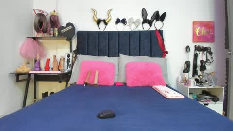          online show from March 26, 12:22 pm