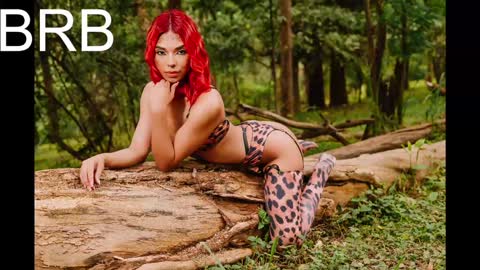 Snapshot of emmily_savage chatting on December 27, 7:18 am online show from December 27, 7:18 am