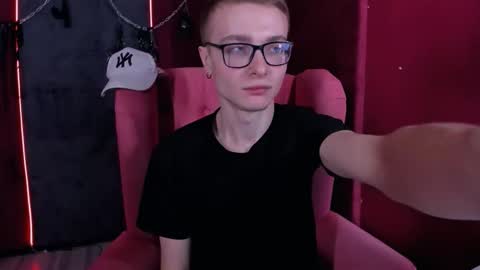 Snapshot of emmit_barker chatting on February 11, 3:28 pm Emmit online show from February 11, 3:28 pm