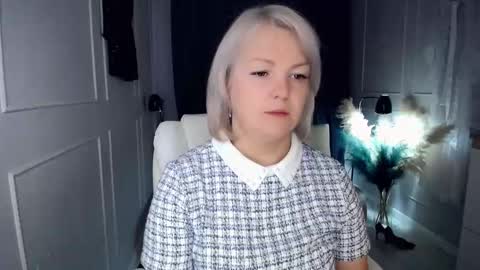 emmmam online show from November 2, 5:43 am