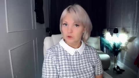 emmmam online show from November 18, 7:18 pm