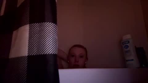 Snapshot of emmwarr1514 chatting on February 19, 1:28 pm emmwarr1514 online show from February 19, 1:28 pm