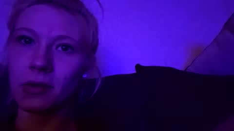 Snapshot of emmwarr1514 chatting on February 25, 12:13 pm emmwarr1514 online show from February 25, 12:13 pm