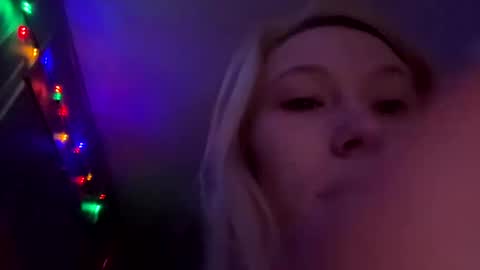 Snapshot of emmwarr1514 chatting on February 27, 11:10 am emmwarr1514 online show from February 27, 11:10 am