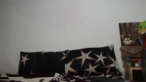 emmy___lee online show from December 19, 3:40 am