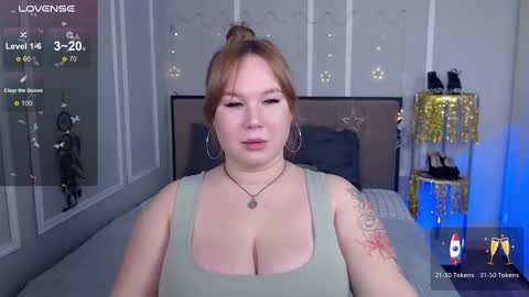 Snapshot of emmy_moonlight chatting on February 6, 6:40 am Emmy online show from February 6, 6:40 am