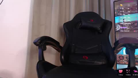 Snapshot of emmy_ruiz chatting on March 5, 4:08 am Emmy Ruiz - independent model online show from March 5, 4:08 am