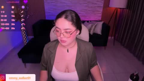 Emmy Walker online show from December 22, 11:07 am