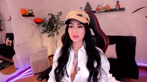 Snapshot of emmyevans1 chatting on October 8, 8:28 pm Emmy Evans  online show from October 8, 8:28 pm