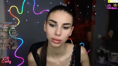 Snapshot of emmygreans chatting on December 22, 12:35 pm Emmy online show from December 22, 12:35 pm