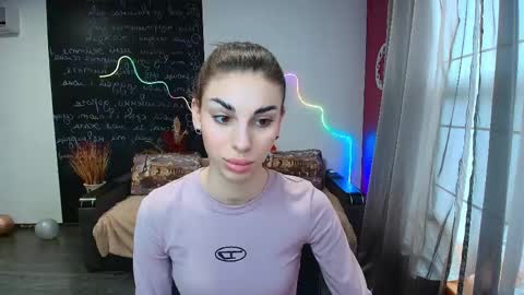 Snapshot of emmygreans chatting on March 17, 6:39 am Emmy online show from March 17, 6:39 am