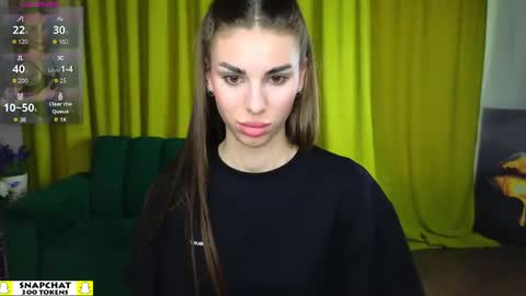 Snapshot of emmygreans chatting on April 10, 11:48 am Emmy online show from April 10, 11:48 am