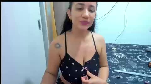 Snapshot of emperatriztapia chatting on October 19, 12:00 am emperatriztapia online show from October 19, 12:00 am