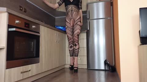 Empress Sara  online show from February 8, 2:16 pm