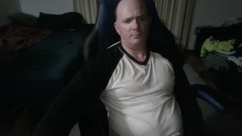 Snapshot of emsguy1 chatting on December 21, 4:41 am Matt online show from December 21, 4:41 am